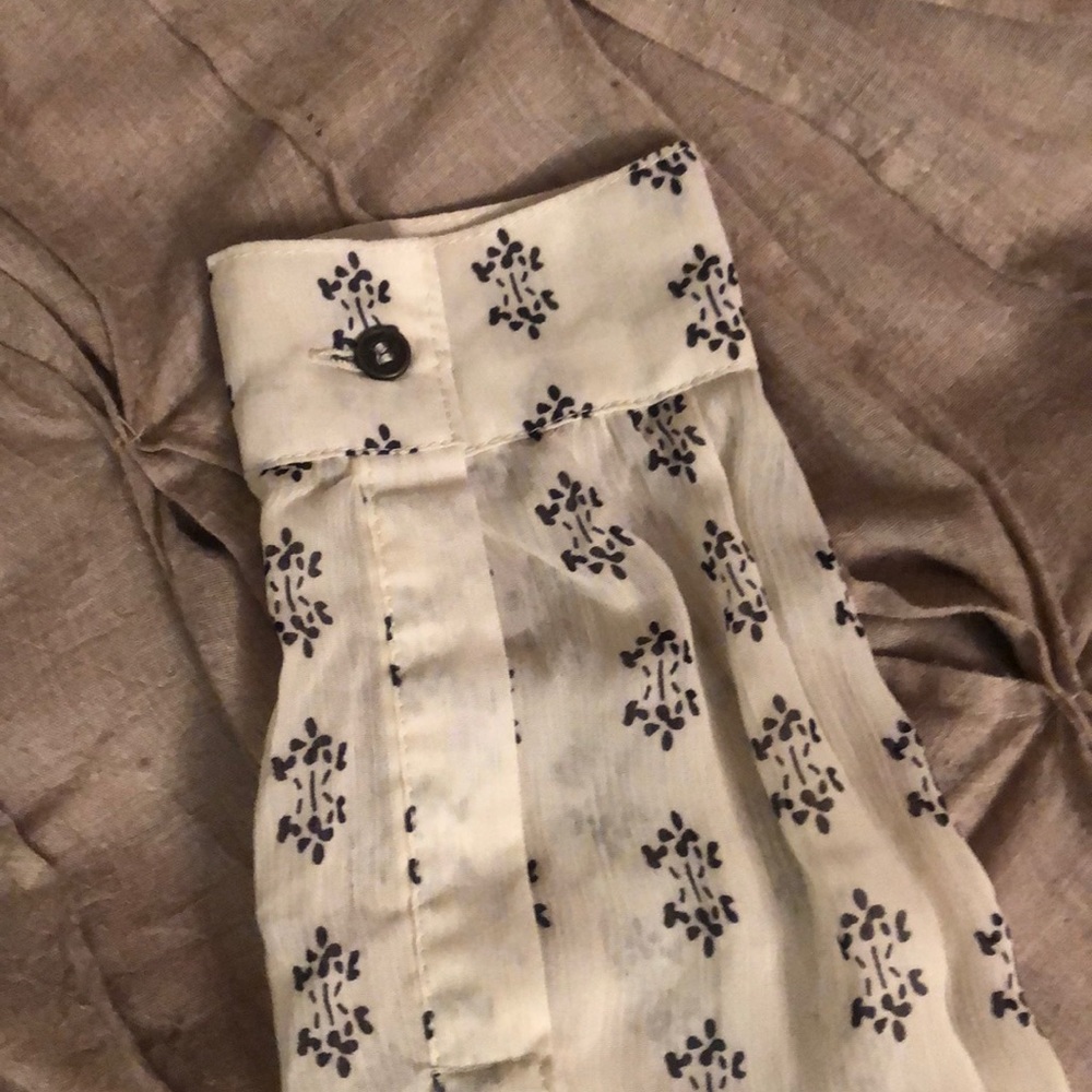 Sheer pattern top - Picture 3 of 5